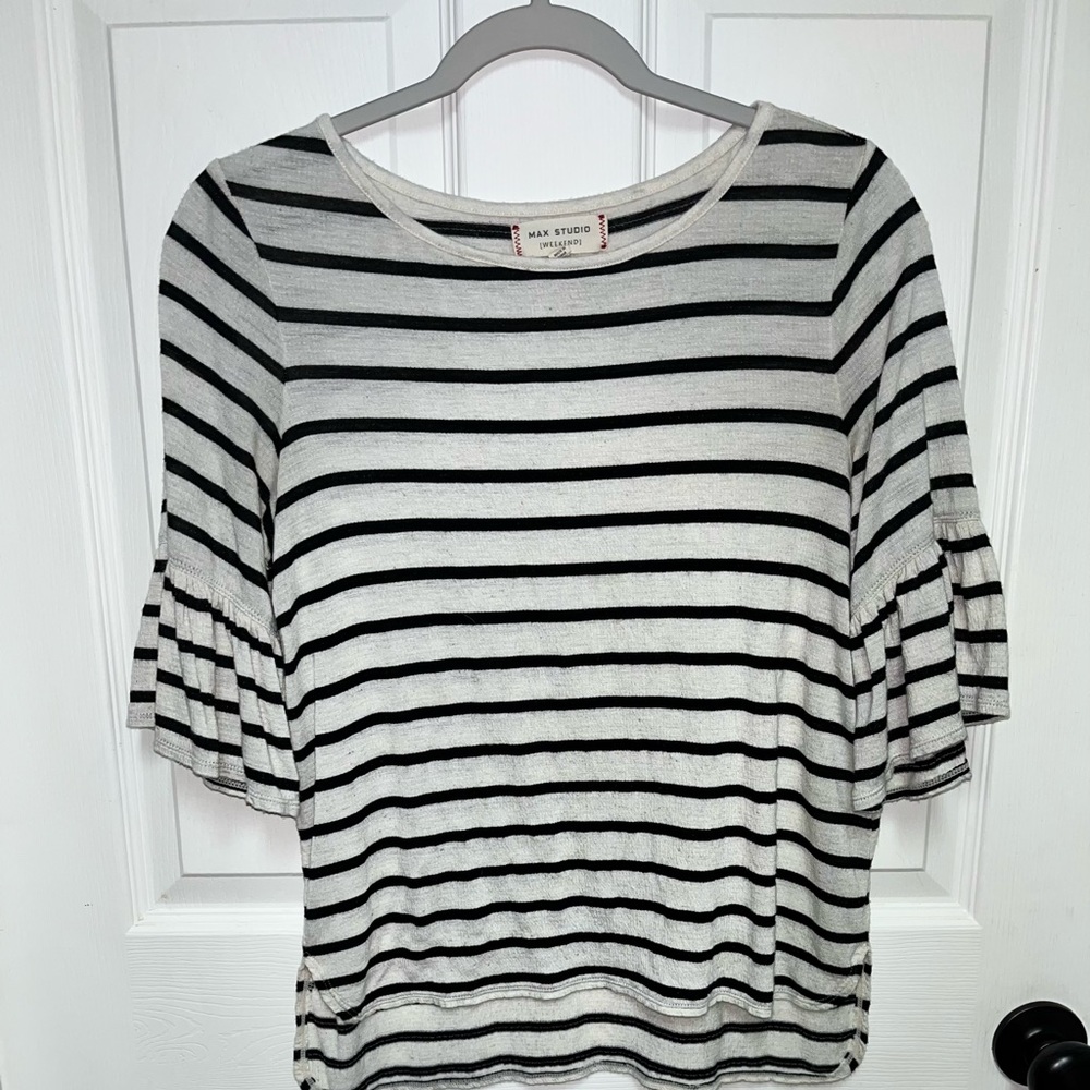 Max Studio weekend black white striped 3/4 ruffle sleeve Blouse Ladies size XS